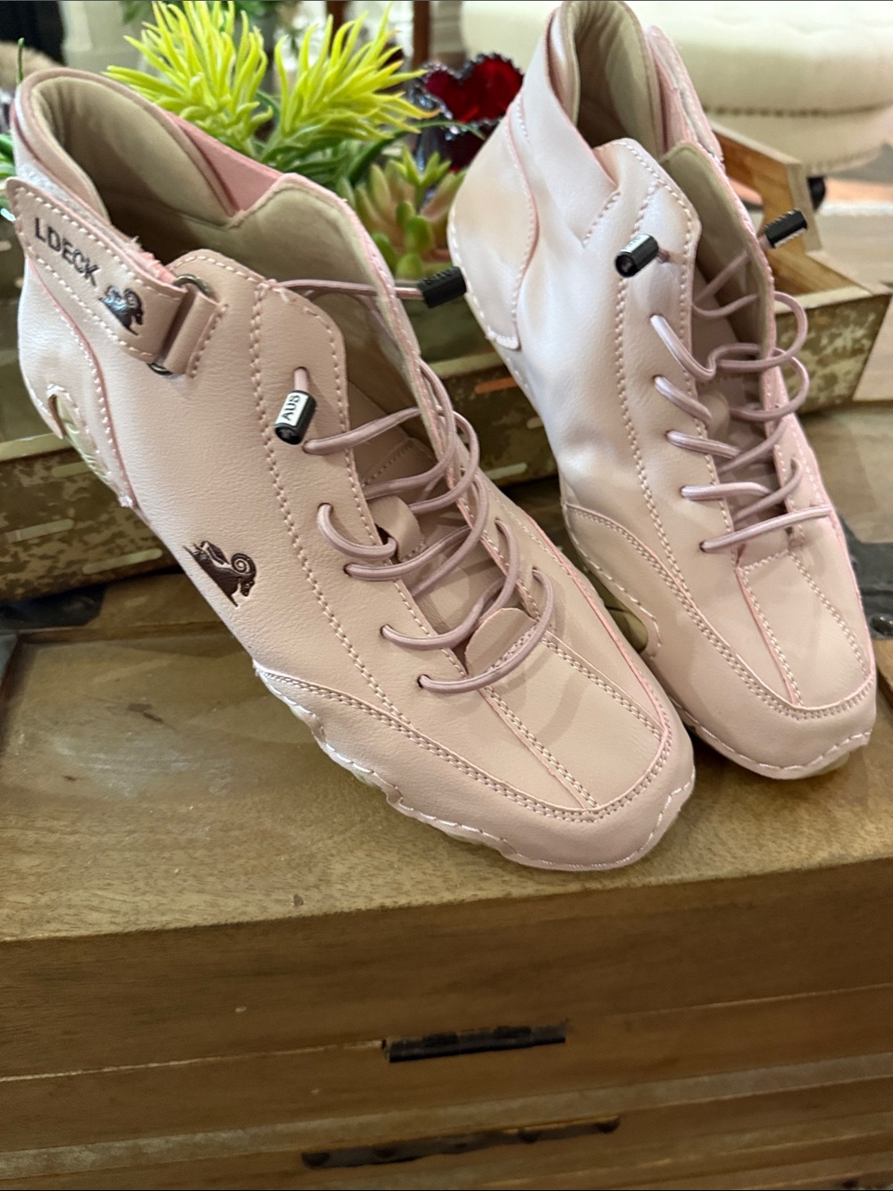 LDECK Pink Women's Lace-Up Lightweight Sneakers